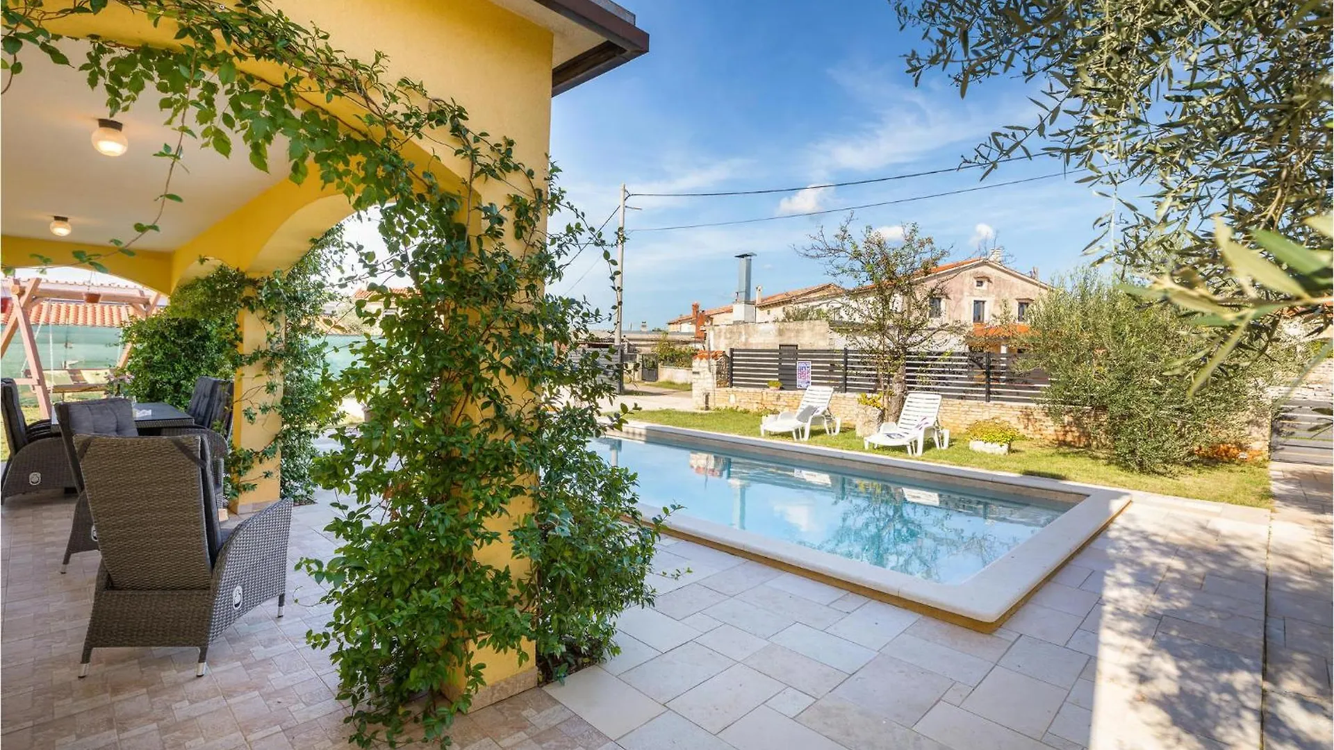 Awesome Home In Gajana With Wifi Holiday home