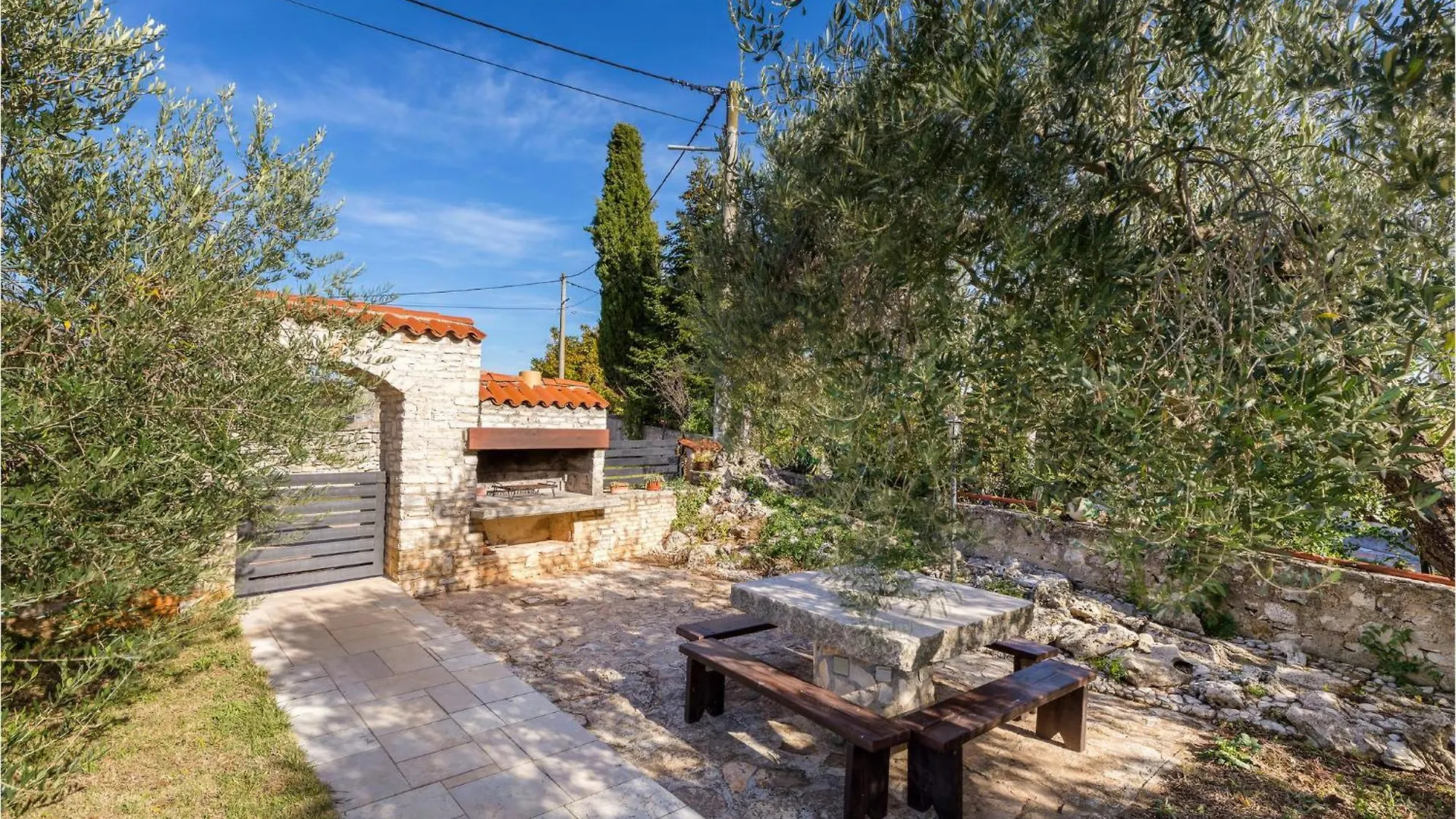 Awesome Home In Gajana With Wifi 0*,  Croatia