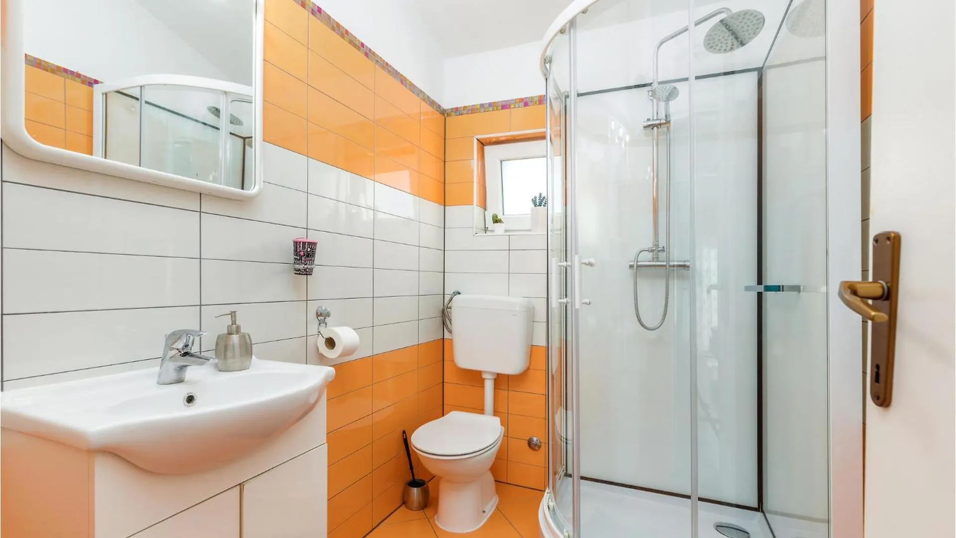 Awesome Home In Gajana With Wifi 0*,