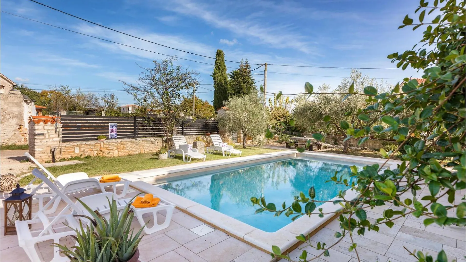 Awesome Home In Gajana With Wifi