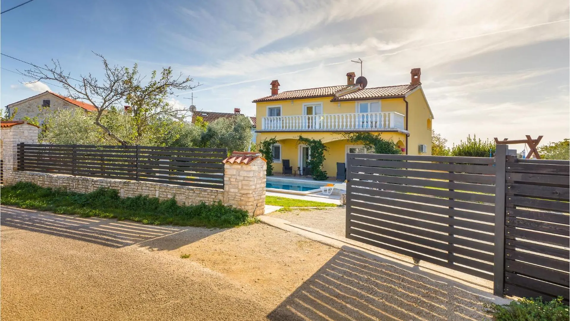 Awesome Home In Gajana With Wifi