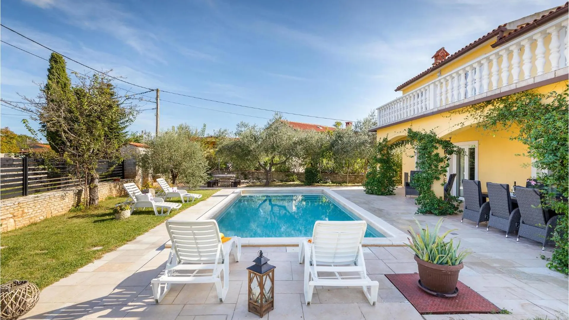 Awesome Home In Gajana With Wifi