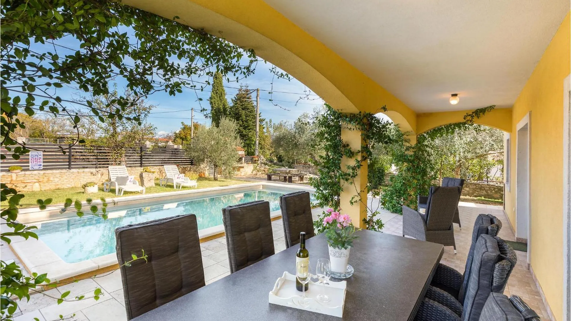 Awesome Home In Gajana With Wifi