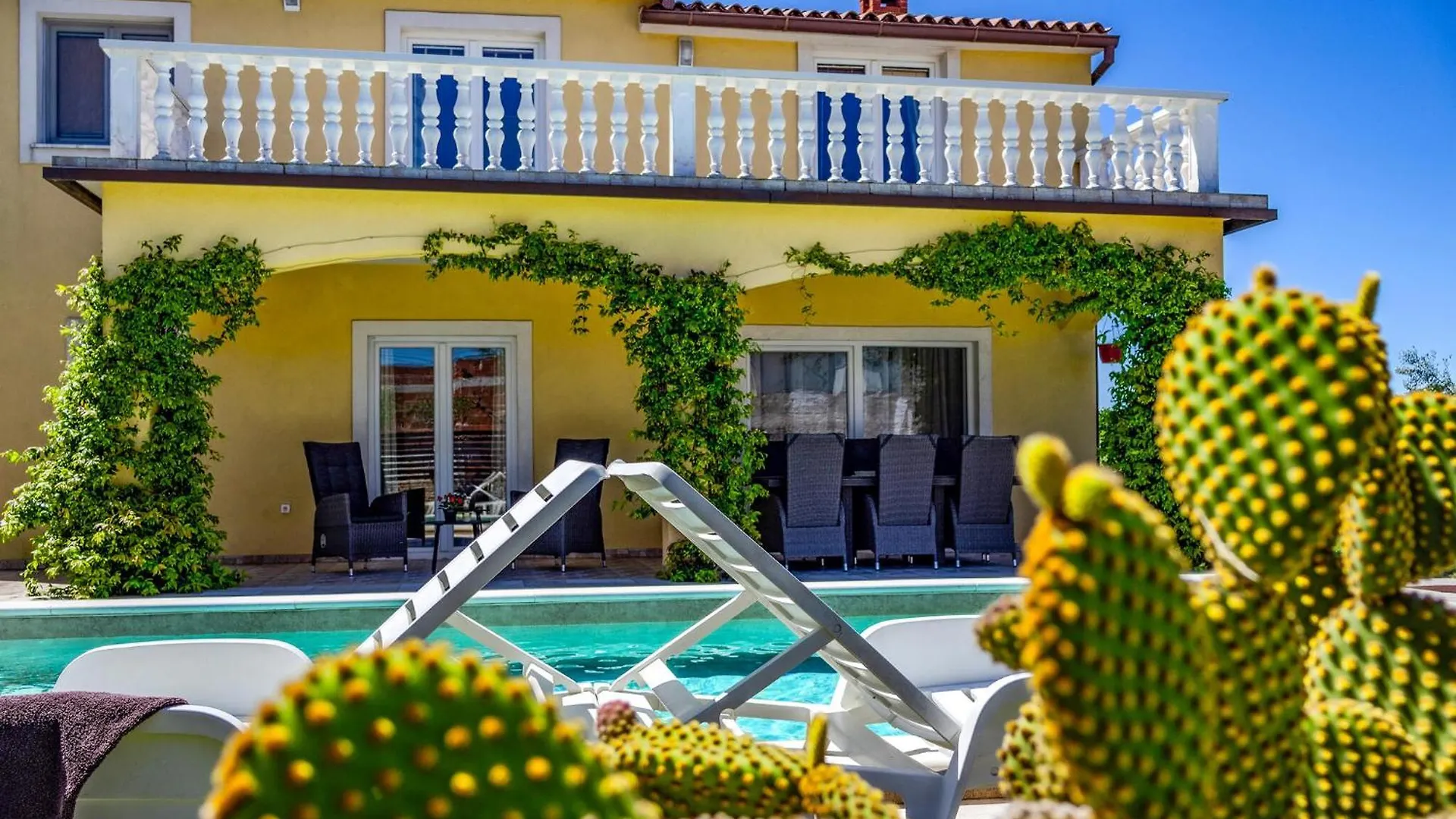 Vakantiehuis Awesome Home In Gajana With Wifi